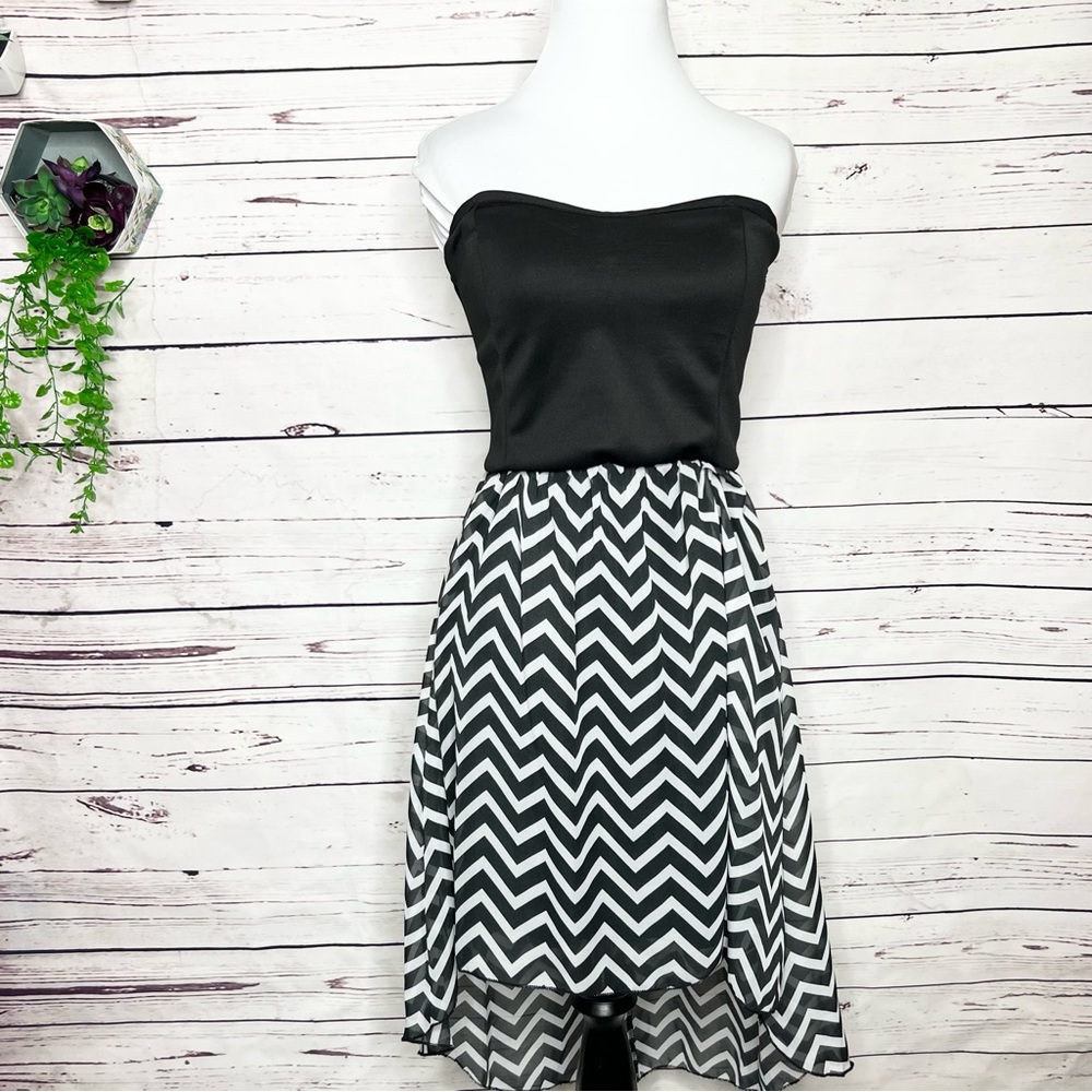 Annabelle Black & White Strapless Chevron Striped High Low Dress Size Medium